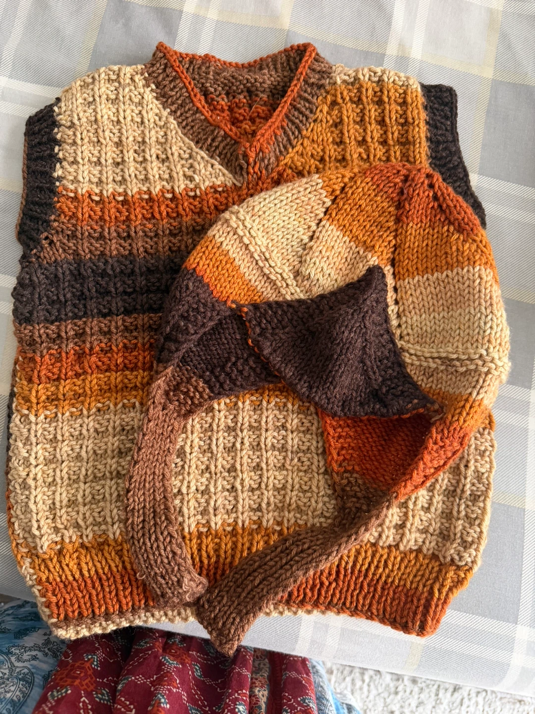 Hand-Knit Sweater Vest and Hat Set - Autumn Colours - photo 2
