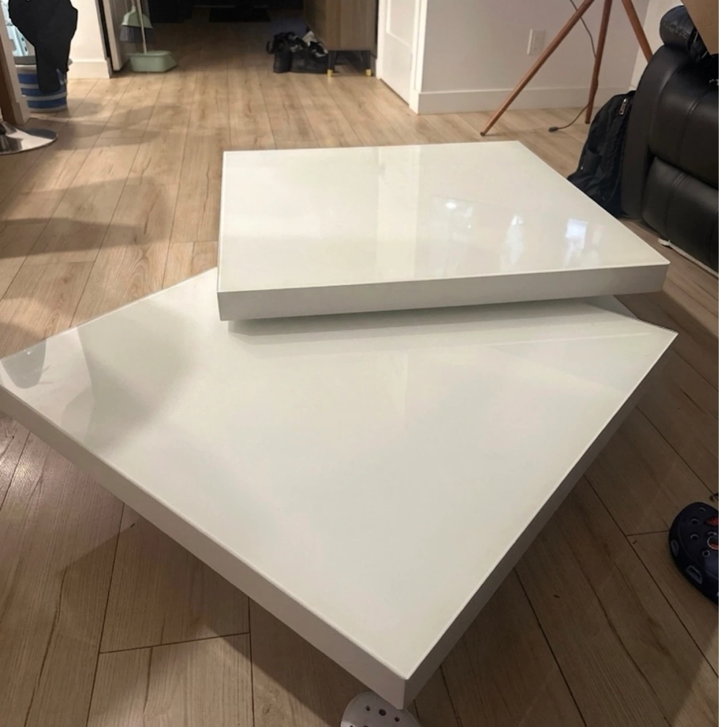 Modern Rotating White Square Coffee Table - photo 2