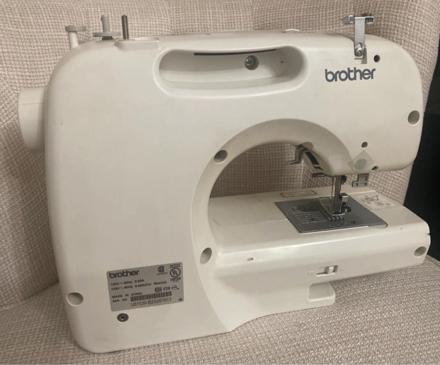 Brother CS-6000i Computerized Sewing Machine - photo 2