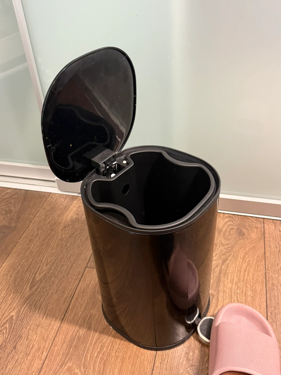 Black Step Can Trash Bin - photo 2