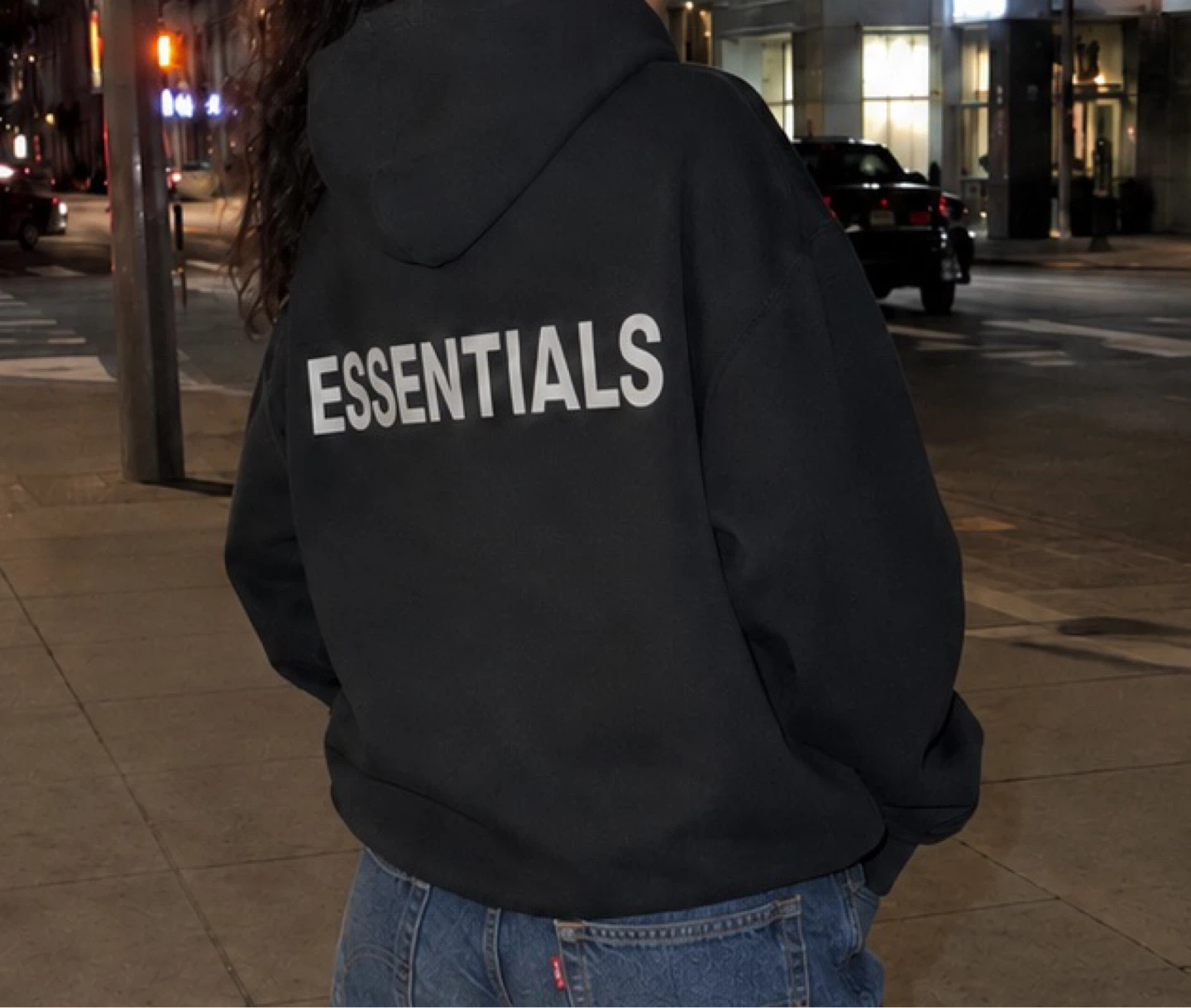 Essential hoodie with reflective back