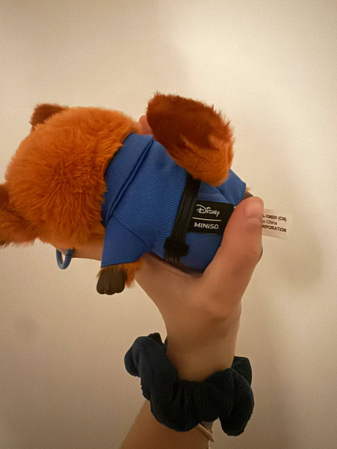 MINISO Disney Officer Plush Bag Charm Zootopia - photo 2