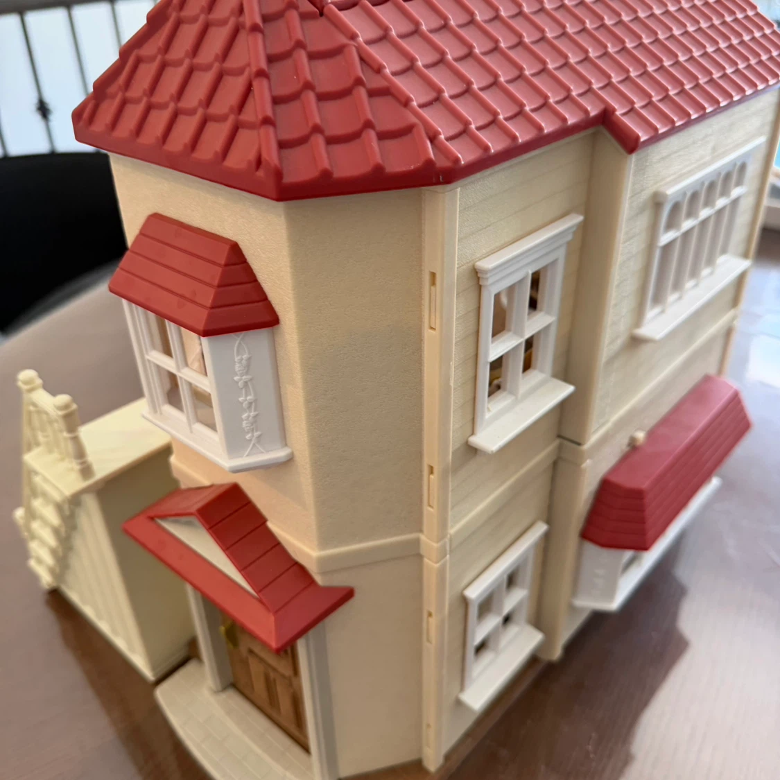 Calico Critters Red Roof Cozy Cottage Toy House