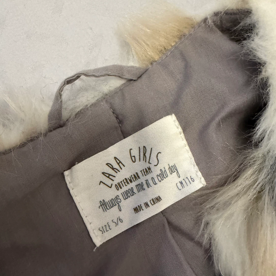 Zara Girls Faux Fur Vest Size 5/6 - photo 3
