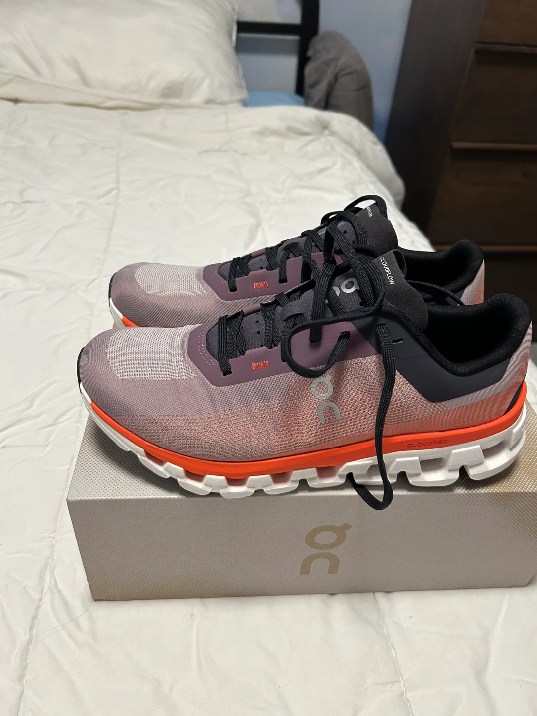 ON Cloudflow 4 Running Shoes - Women's US 10