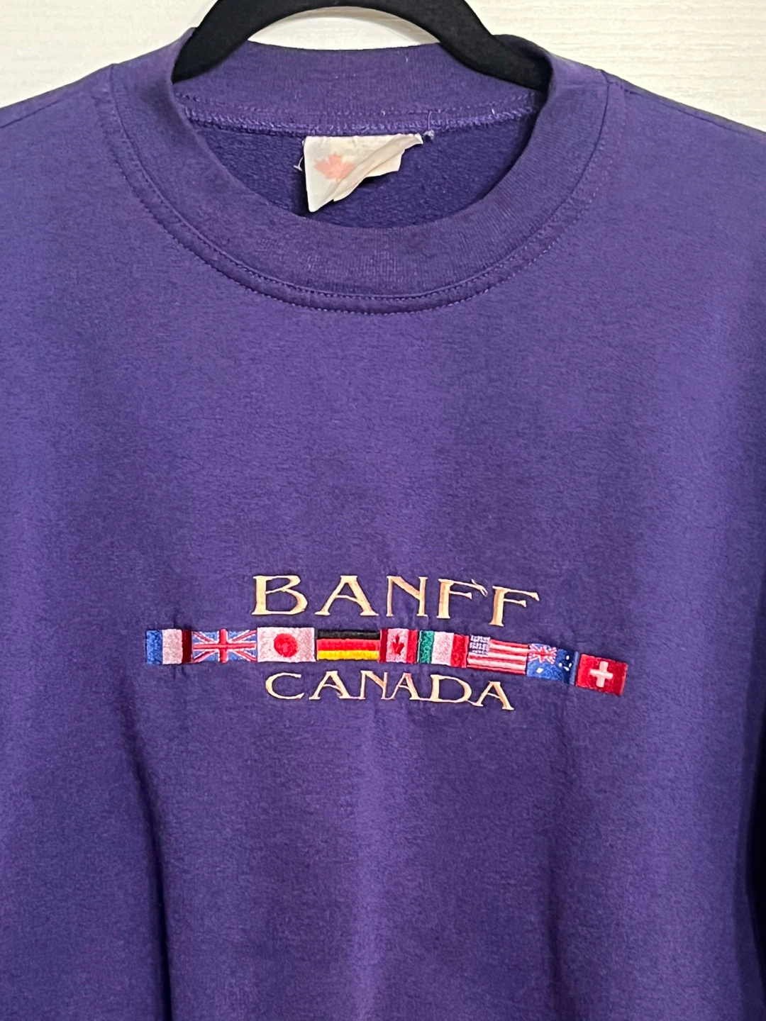 Banff Canada Embroidered Crewneck Sweatshirt Medium - photo 2