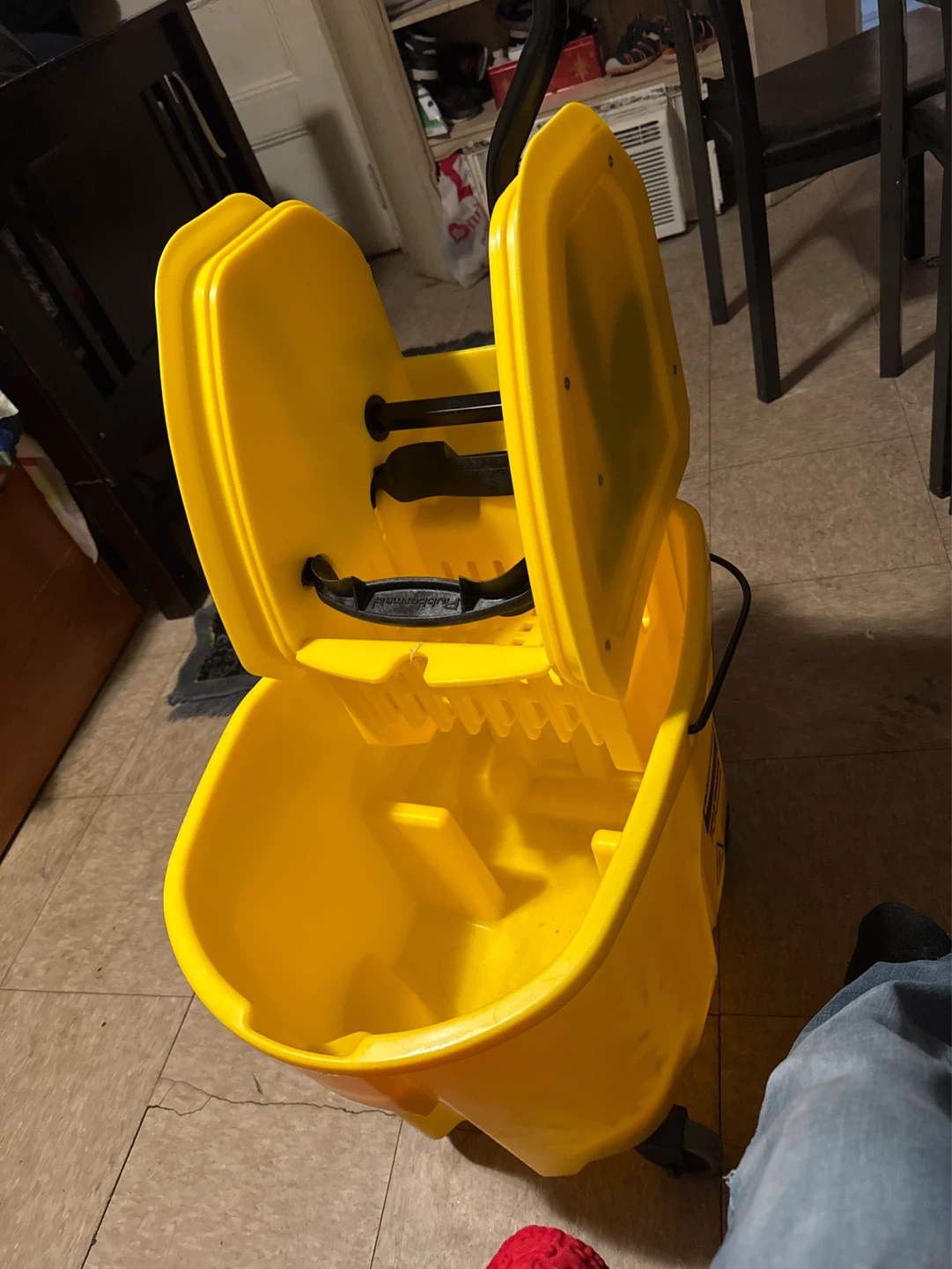 Rubbermaid Yellow Mop Bucket Wringer