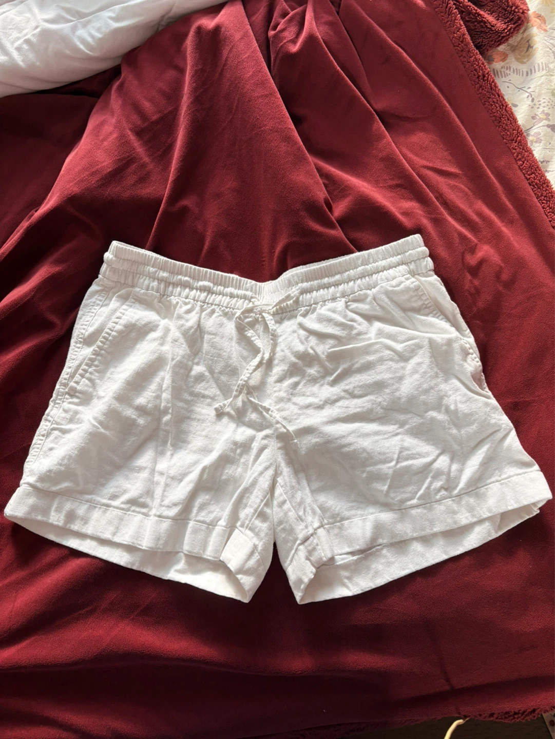 Old Navy white shorts size M