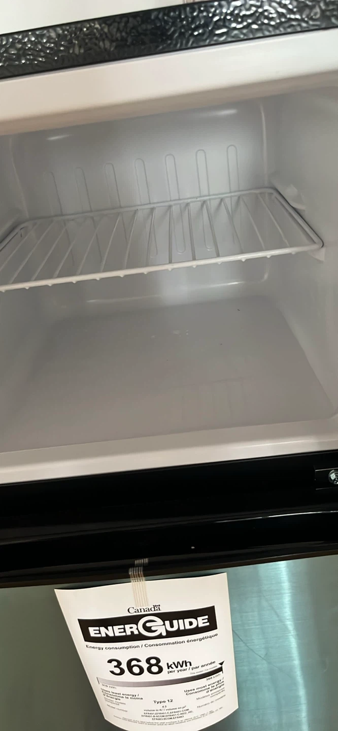 Frigidaire Mini Fridge - photo 4