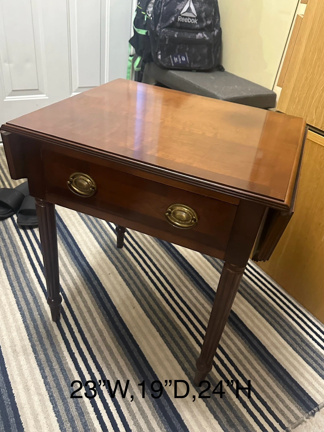 Mahogany drop leaves Coffee table