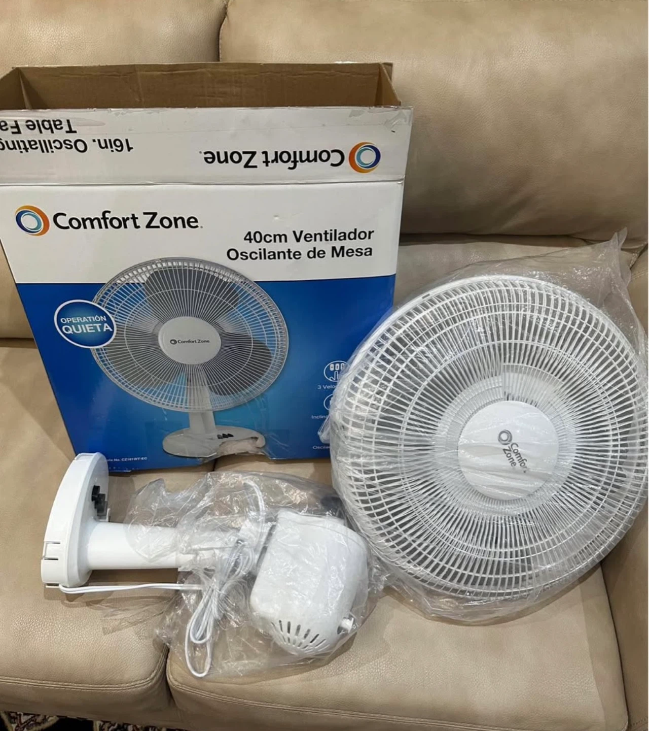 New Comfort Zone 16" Oscillating Table Fan - photo 4