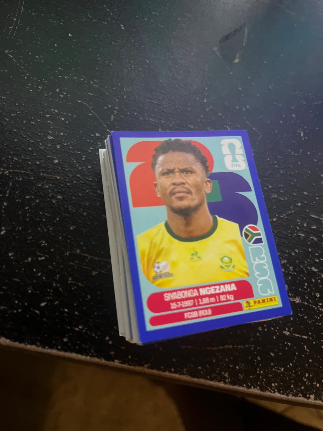 Panini FIFA trading card stack 100 stickers - photo 3