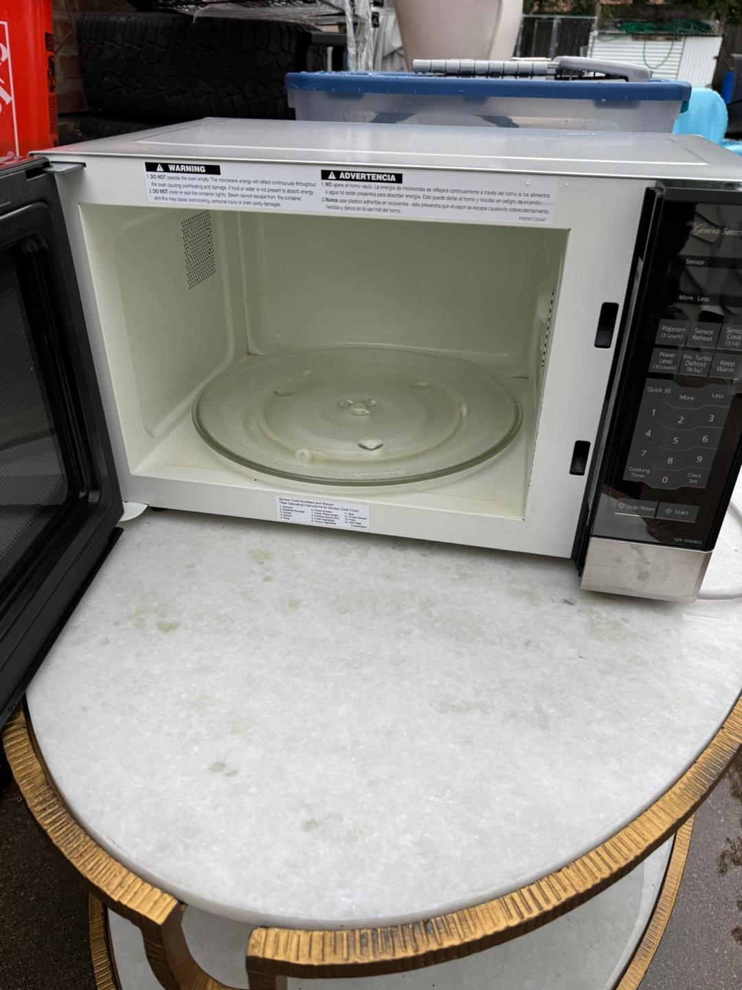 Panasonic Microwave Oven - photo 2
