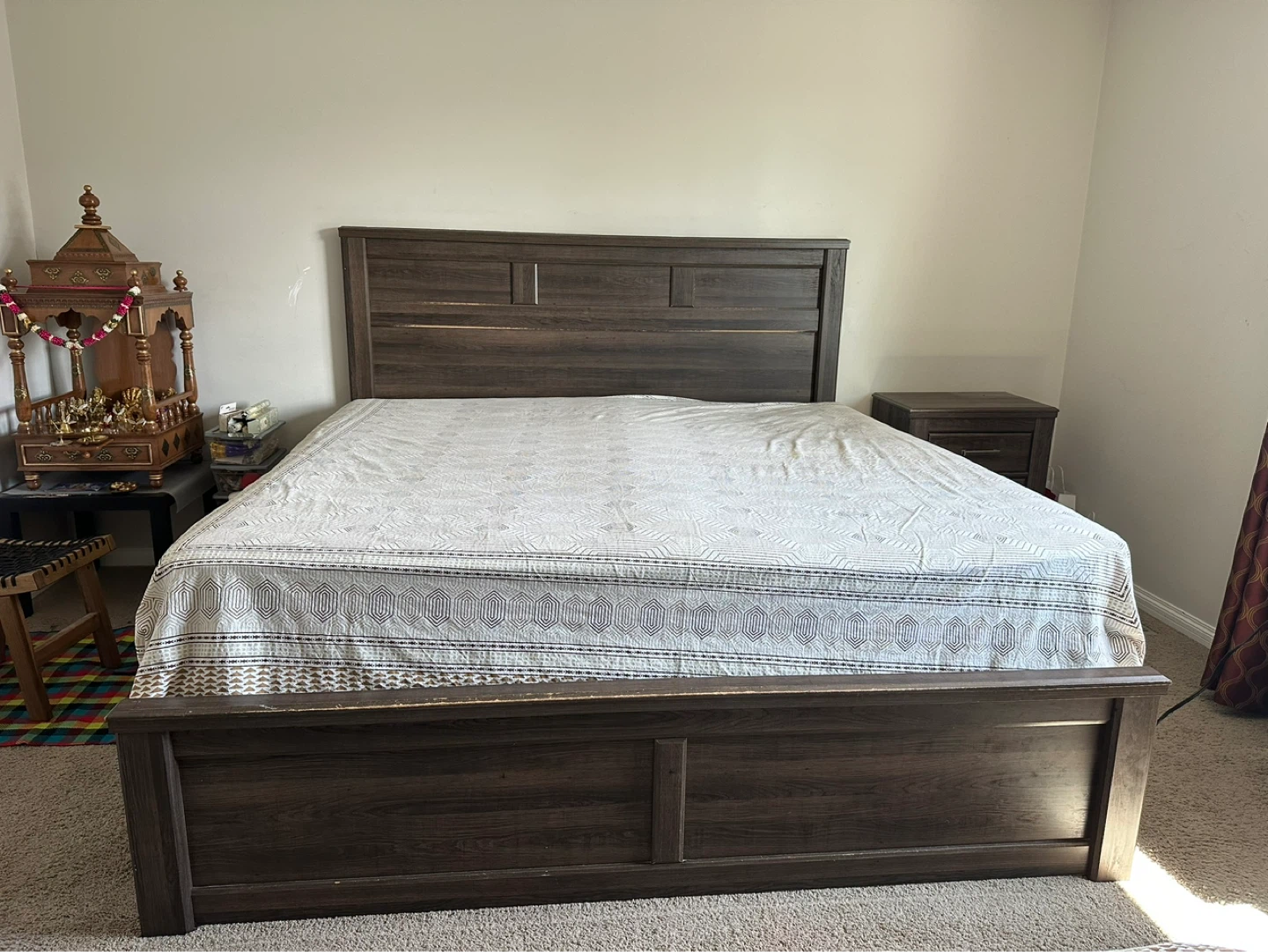 Wooden Bed Frame and Nightstands - photo 5