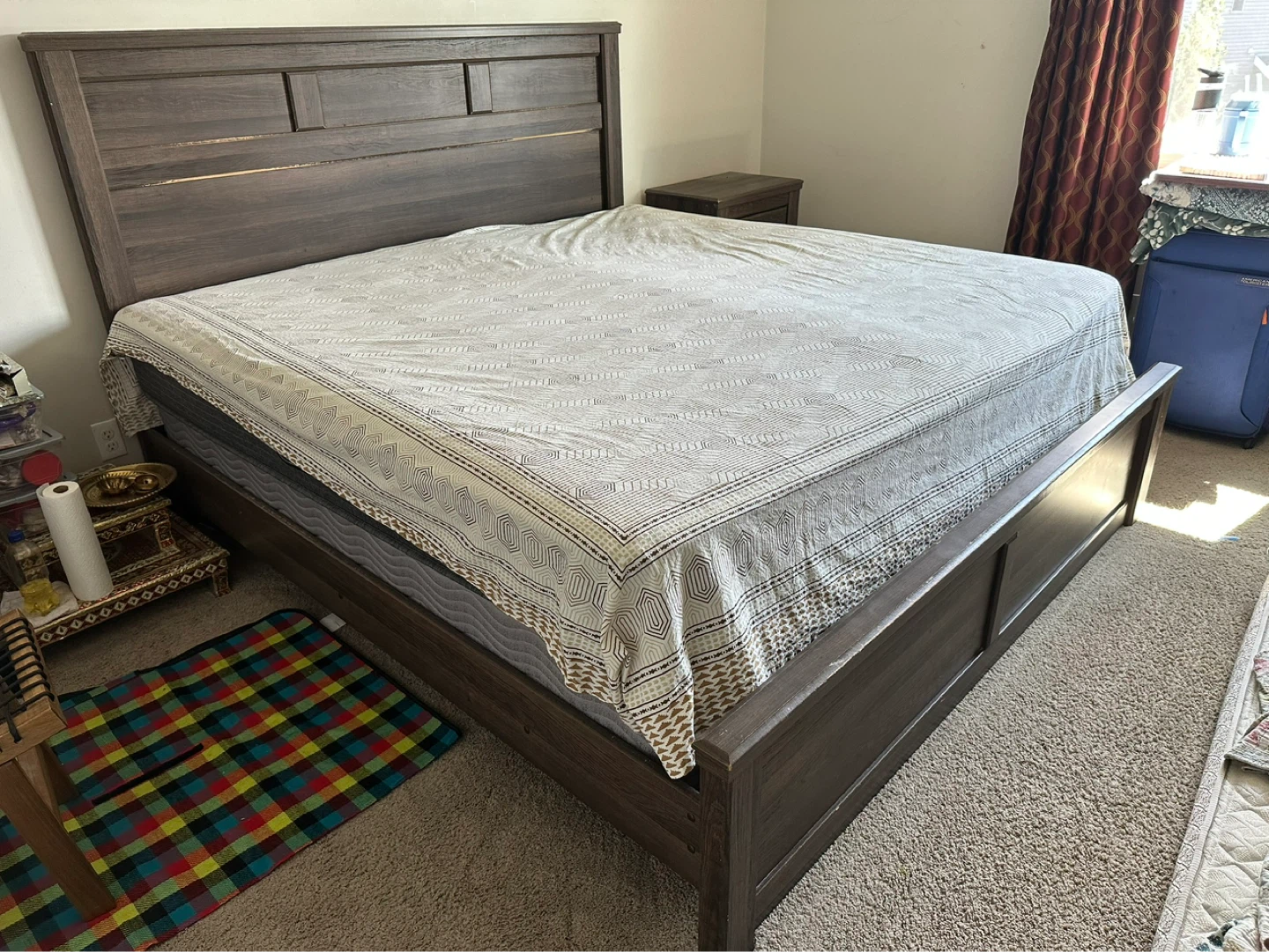 Wooden Bed Frame and Nightstands - photo 4