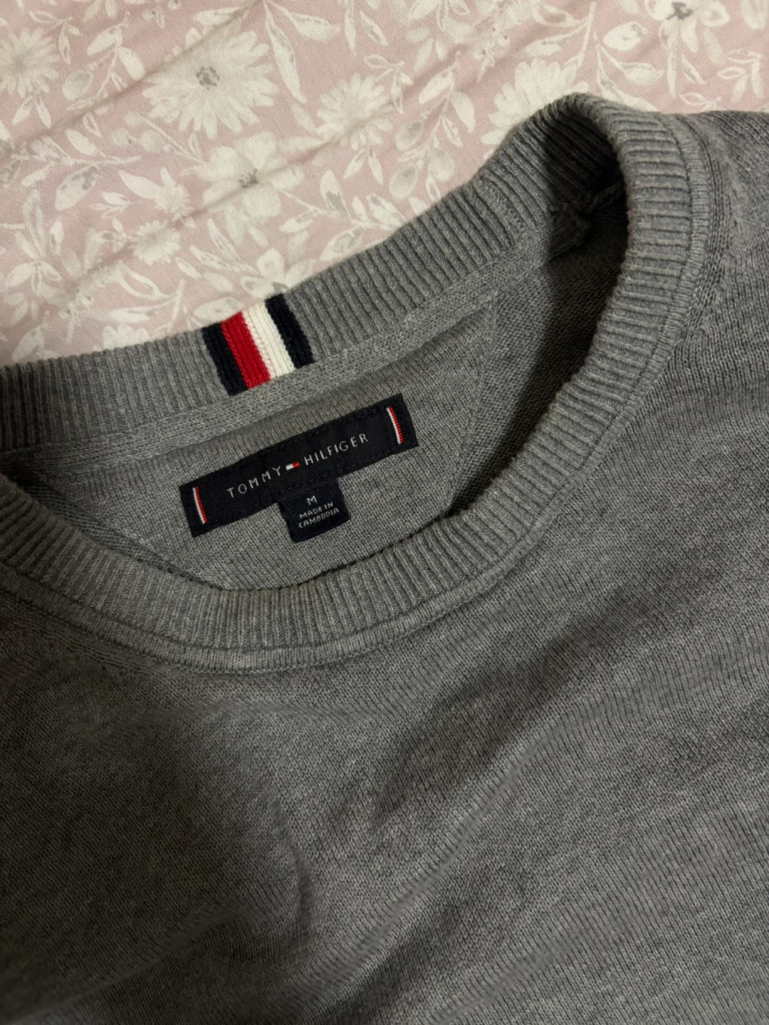 men’s tommy hilfiger crewneck sweater