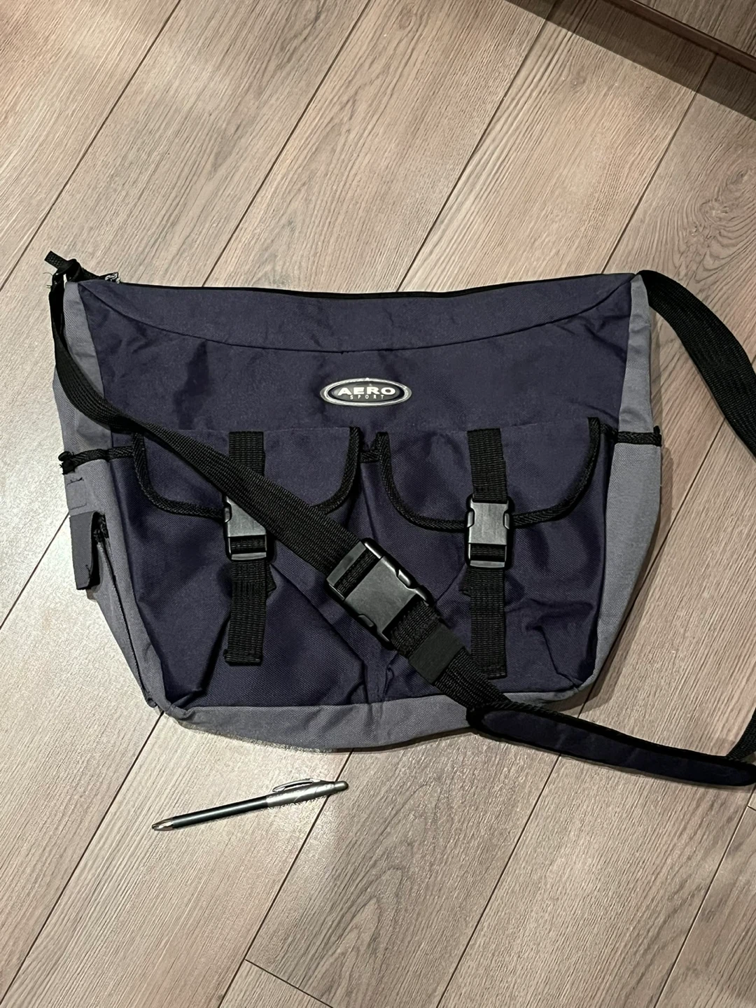 Aero Sport Messenger Bag