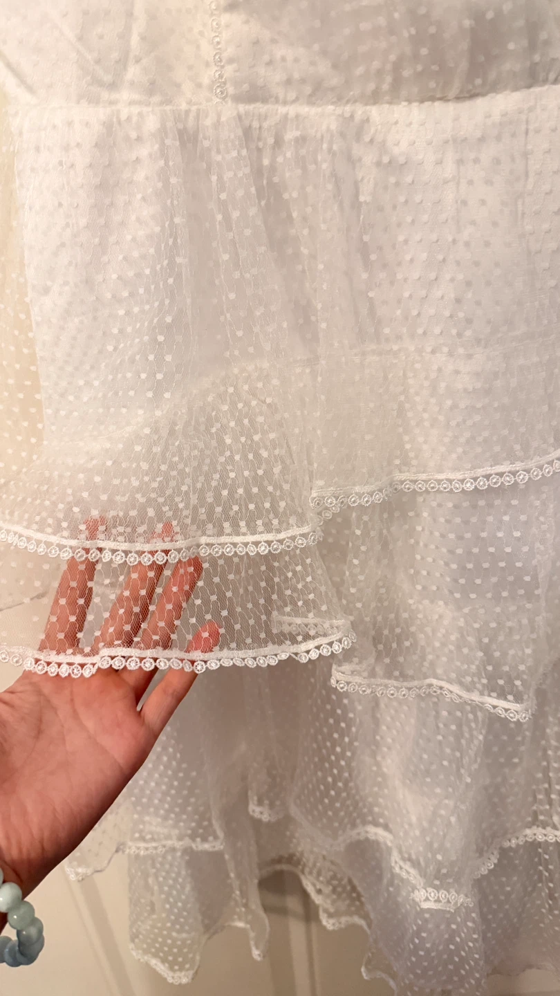 White Ruffled Tiered Dress. size M - photo 4