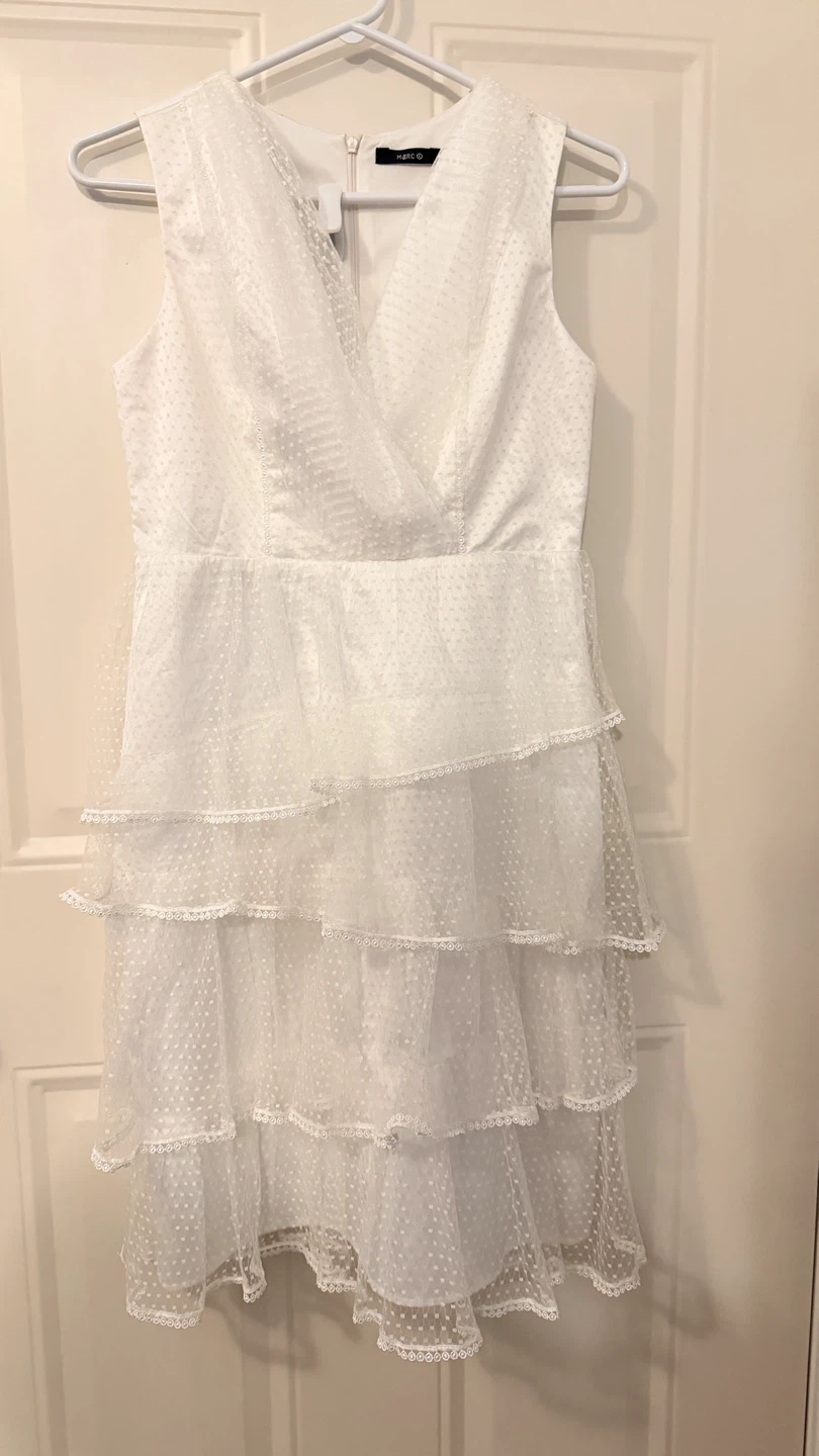 White Ruffled Tiered Dress. size M