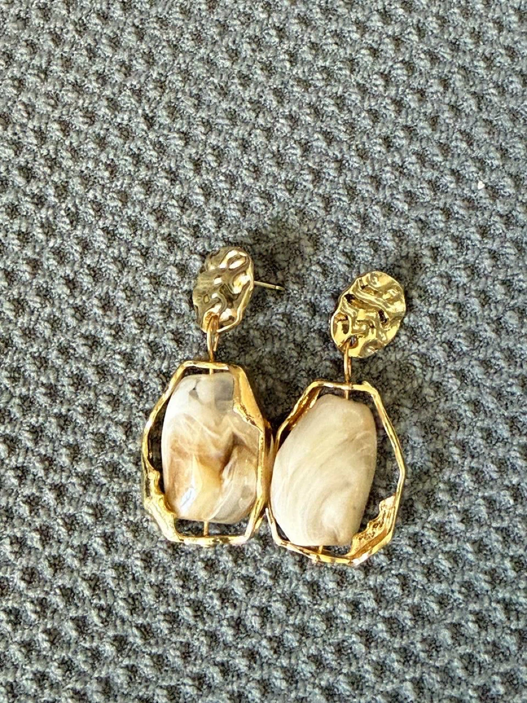 Gold & Cream Resin Drop Earrings - photo 3