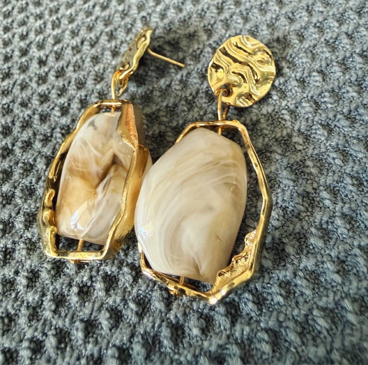 Gold & Cream Resin Drop Earrings - photo 4