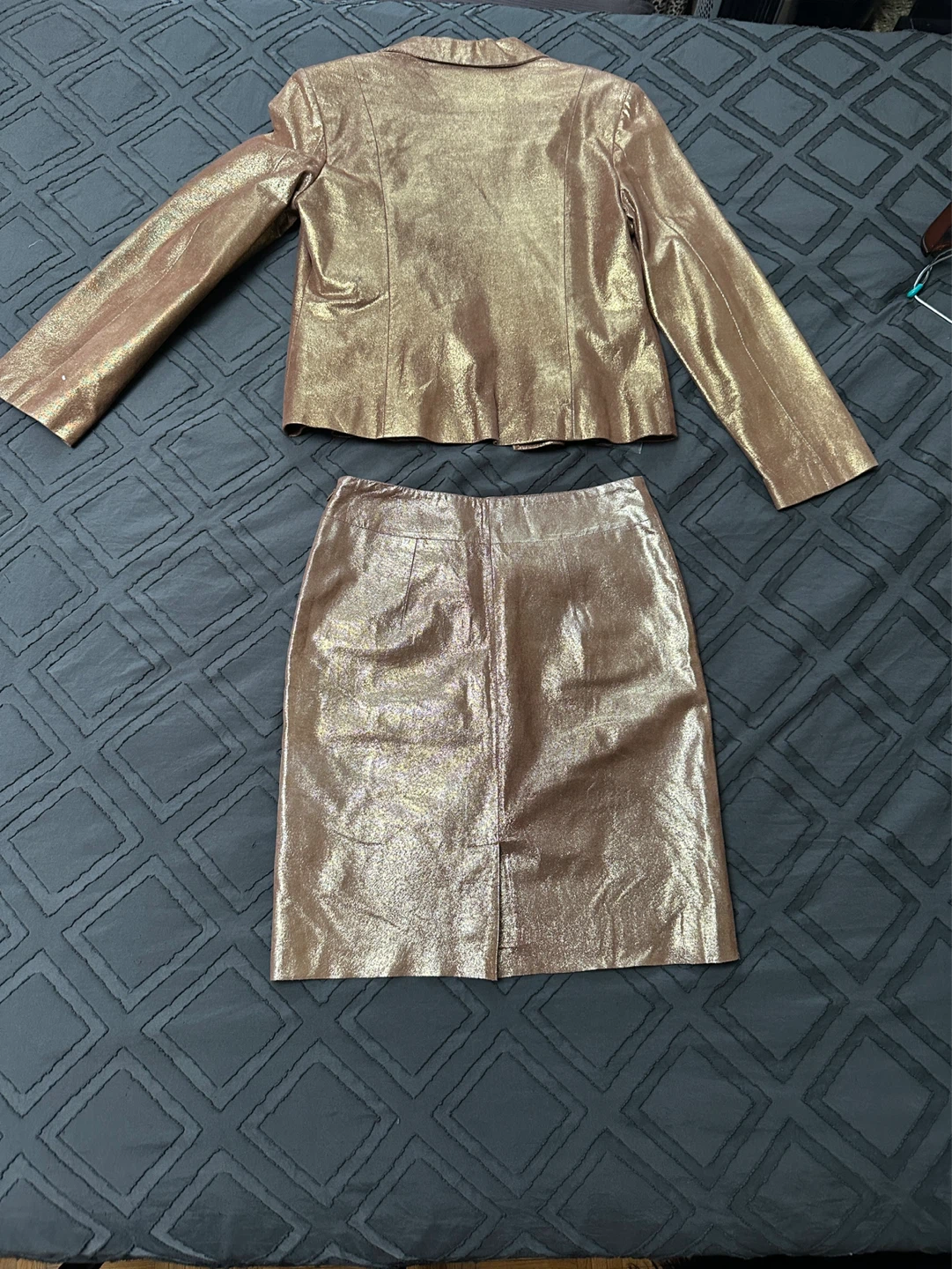 Gold leather suit - photo 2