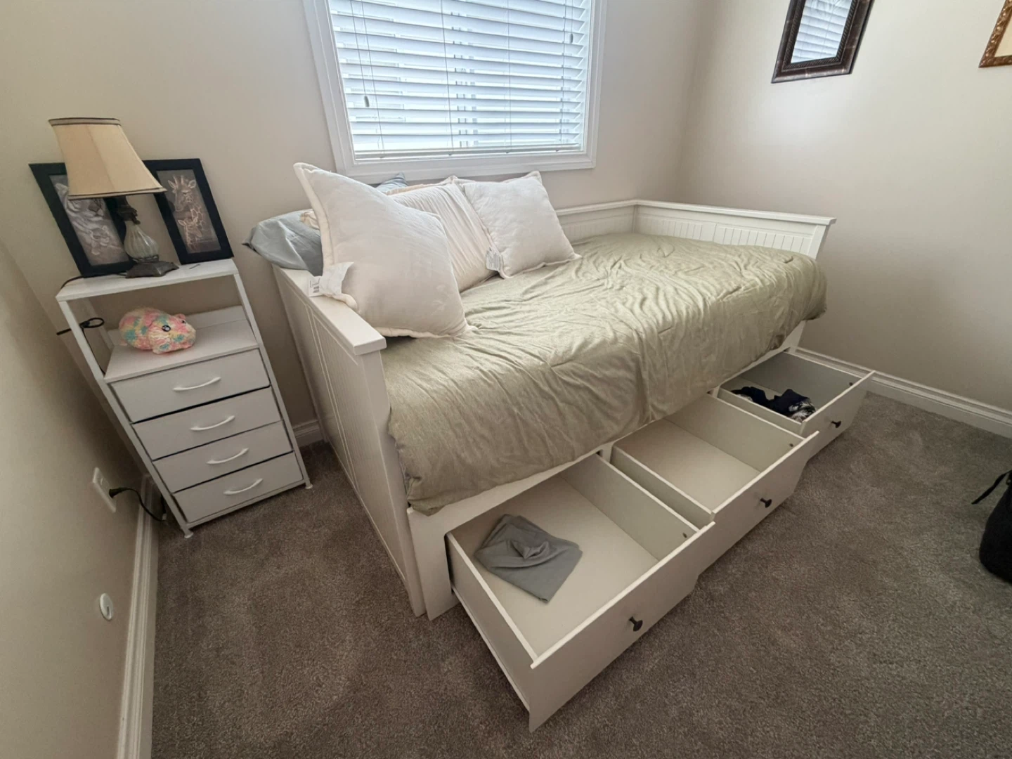 IKEA HEMNES Daybed with 3 Drawers (Twin) - photo 2