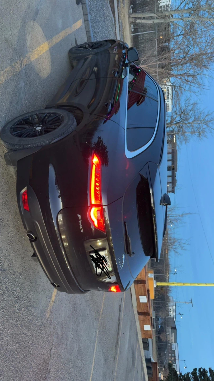 Car - photo 2