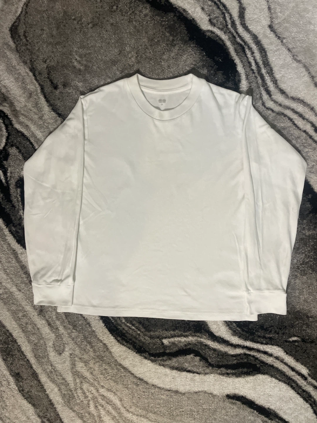Uniqlo White Long Sleeve T-Shirt