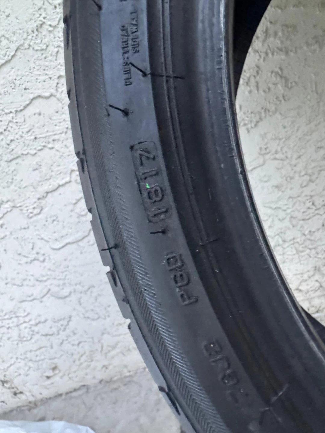 Bridgestone Runflat S001  225/40R19 89Y - photo 3