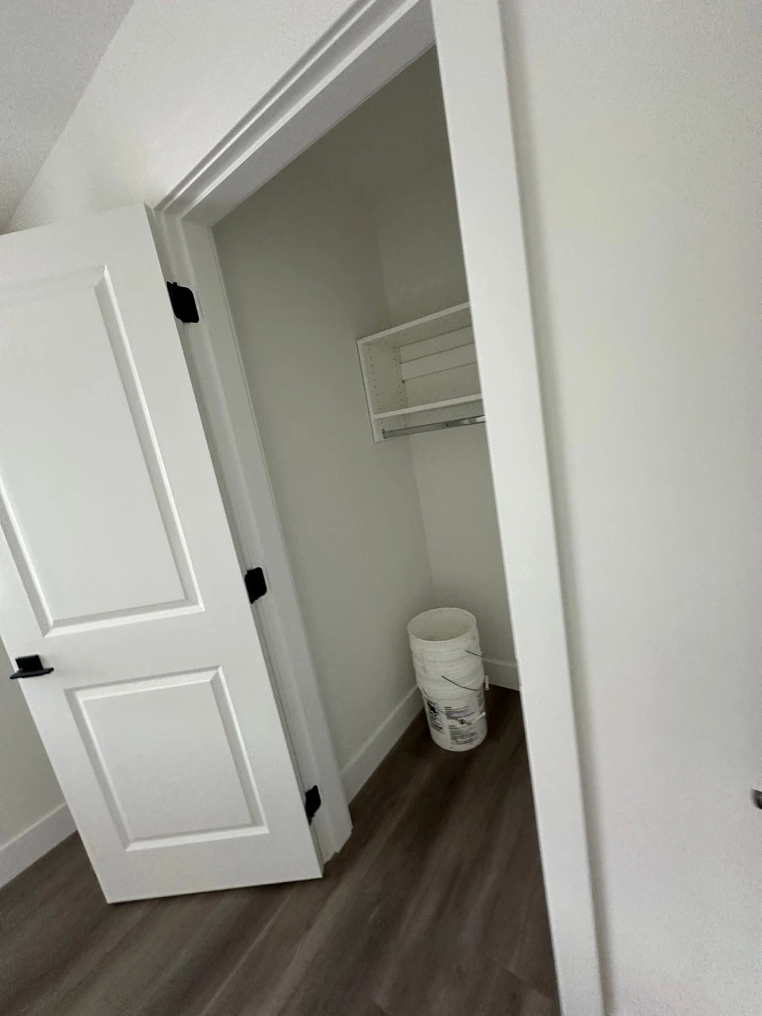 Clean one Bedroom available - photo 4