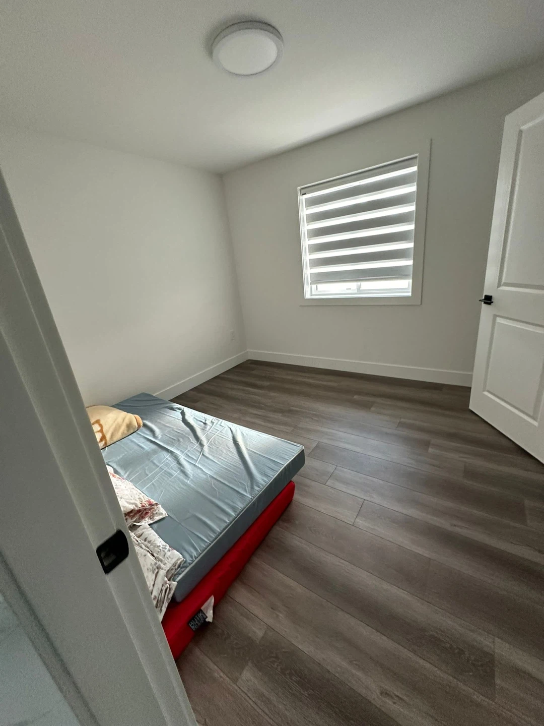 Clean one Bedroom available - photo 3