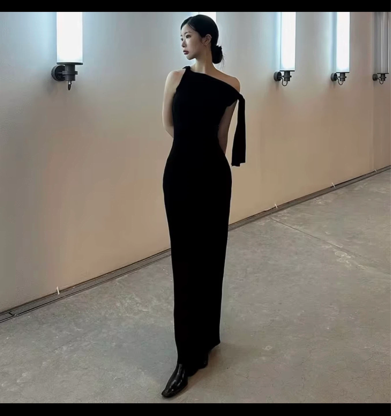 Black One-Shoulder Maxi Dress with Drape Detail - photo 3