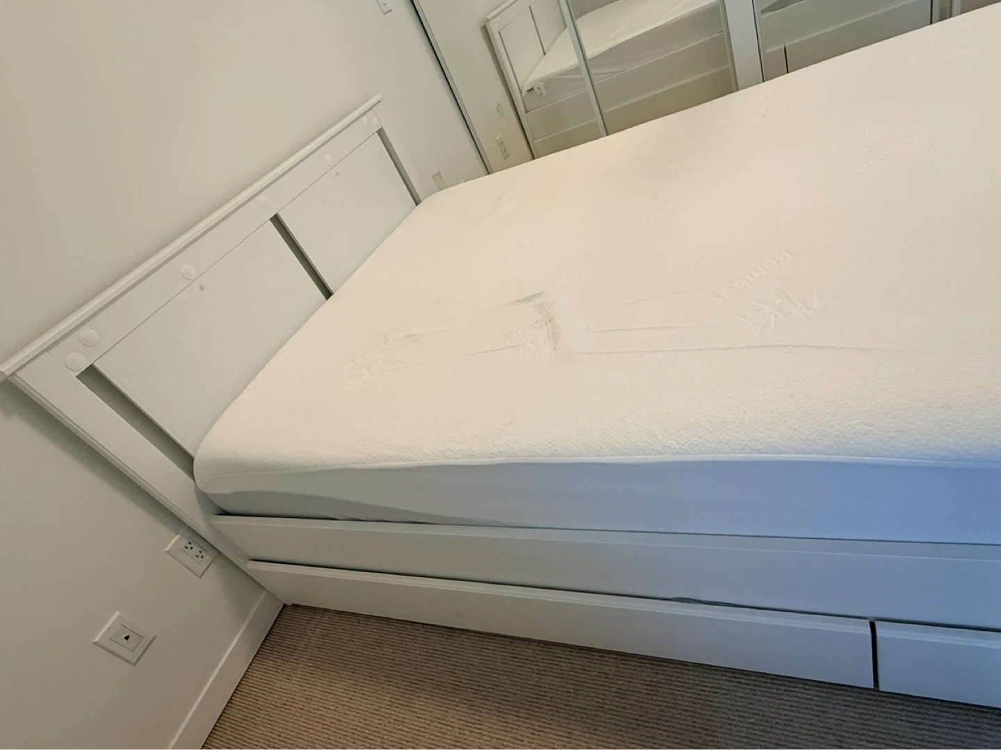 SONGESAND  IKEA bed frame with 4 storage boxes - photo 2