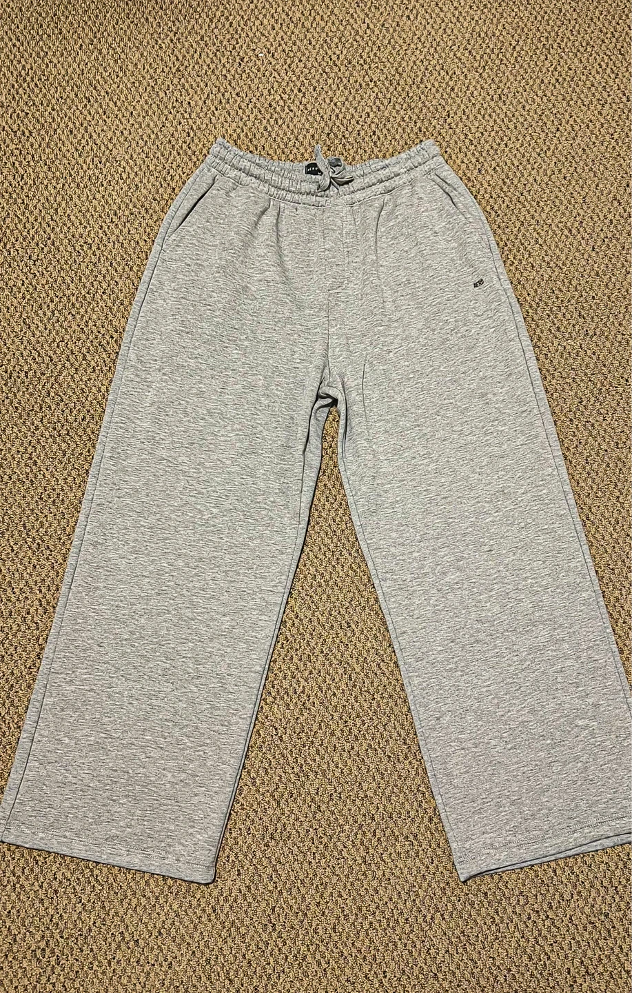 Aero Grey Sweatpants size M/M (fits L/XL)