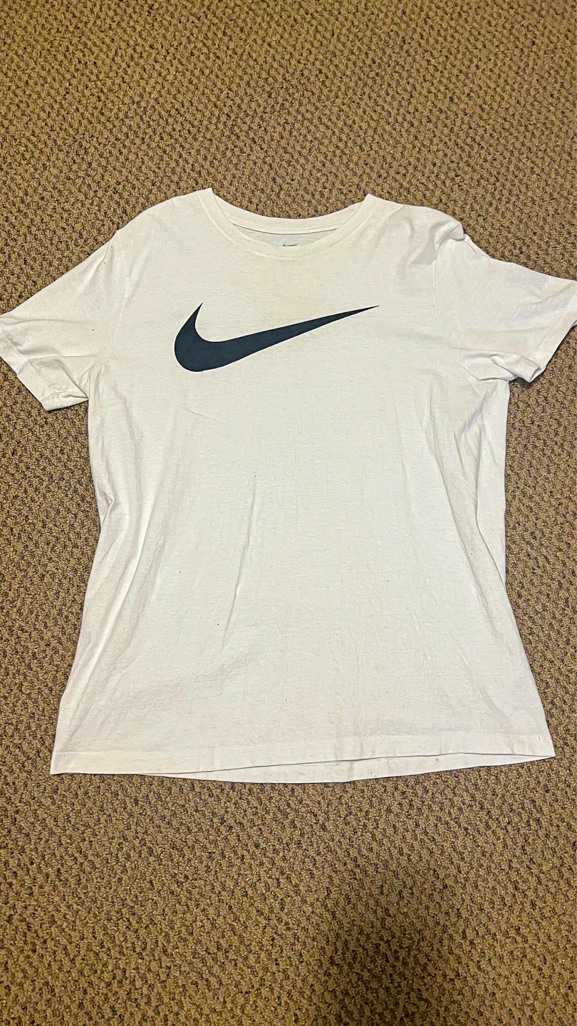Nike T shirt Size L