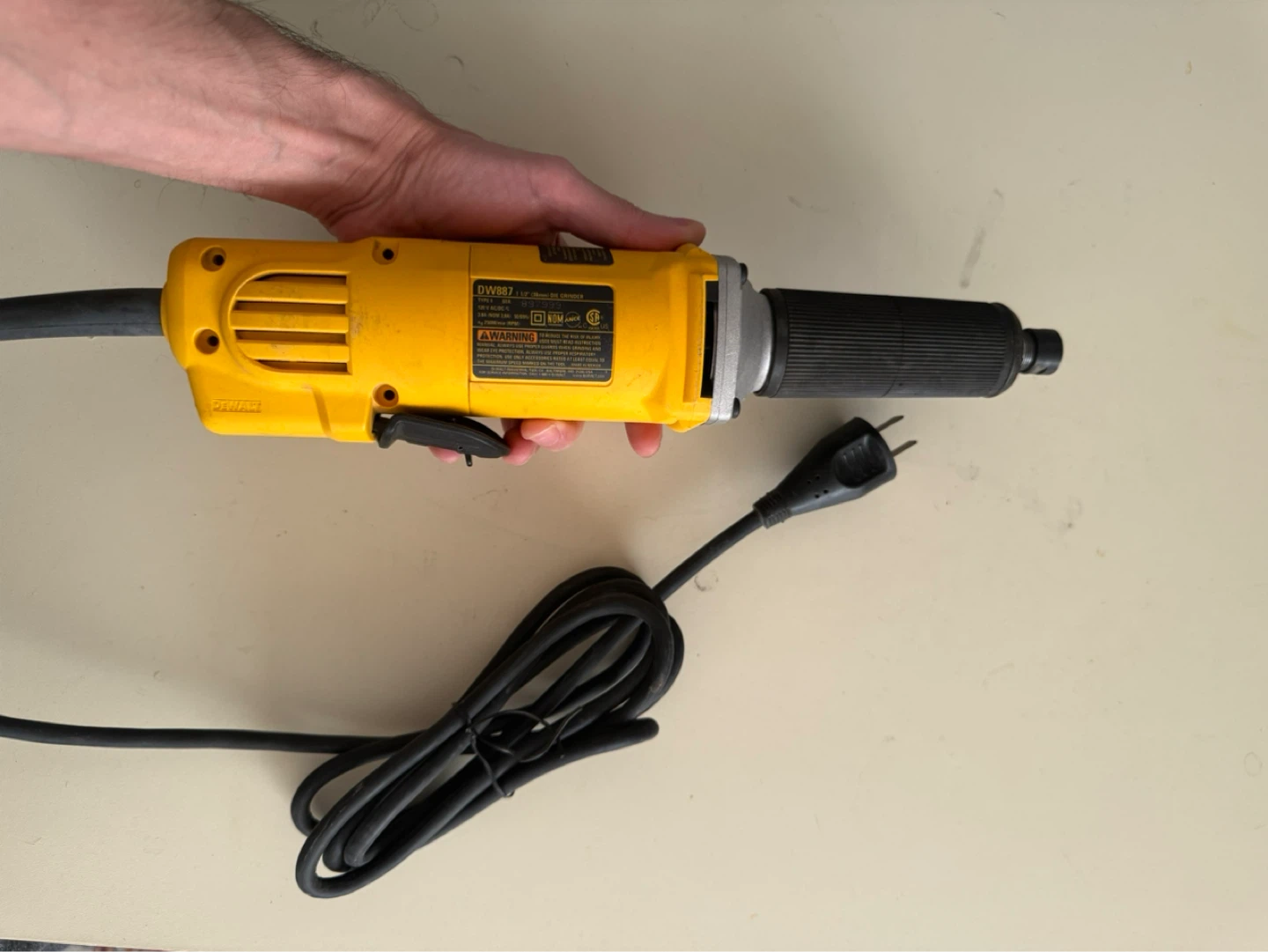 DeWalt DW887 1 1/2" Die Grinder - photo 3