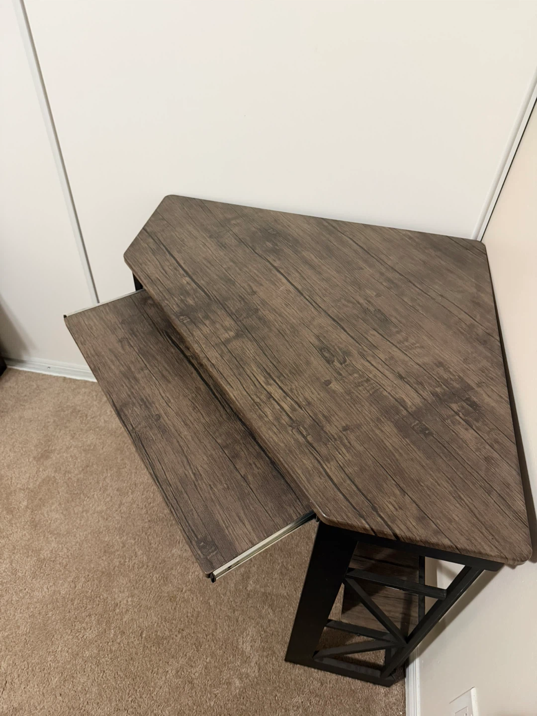 Corner Desk with Keyboard Tray