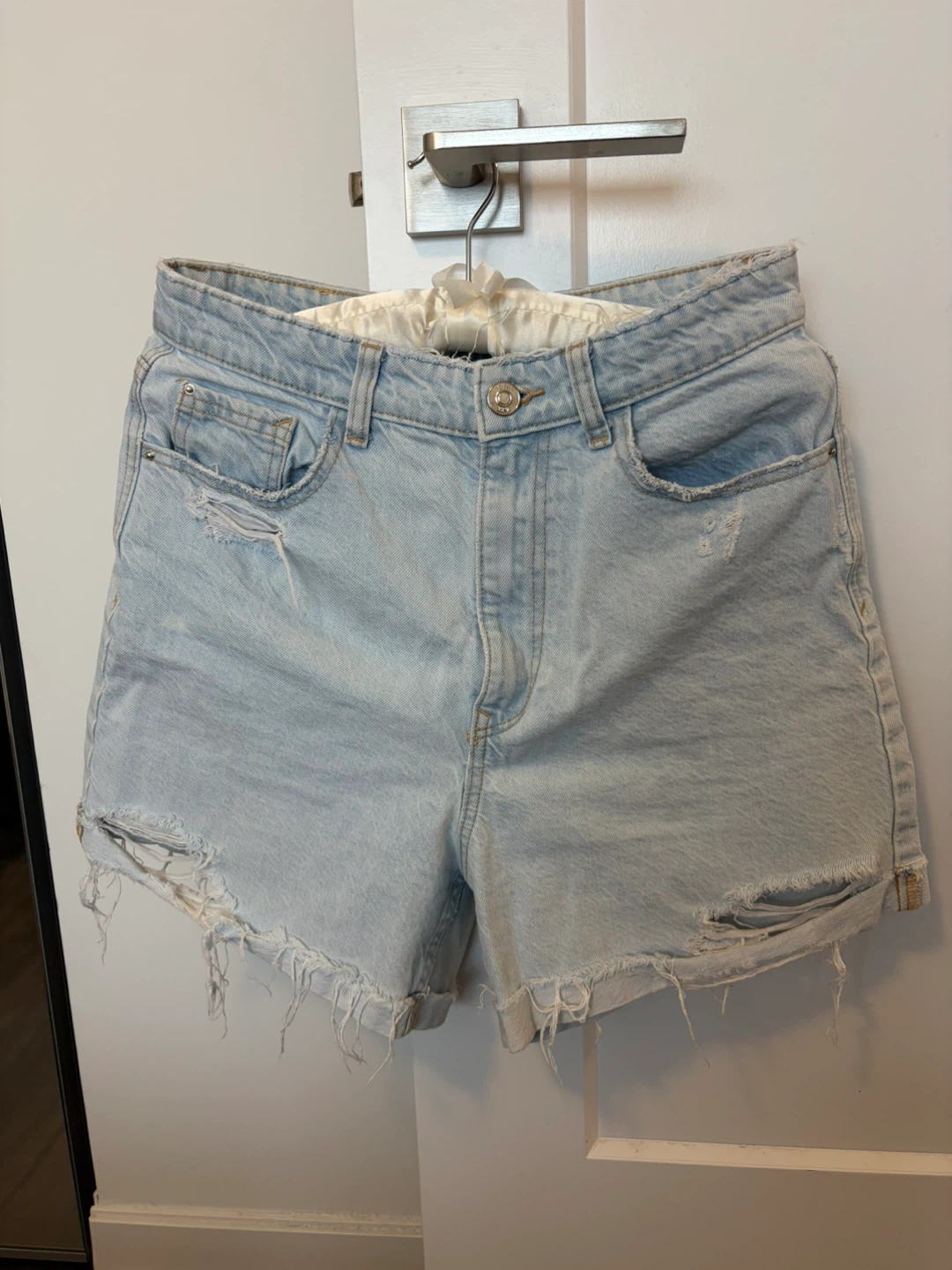 Zara High-Waisted Denim Shorts - Light Wash