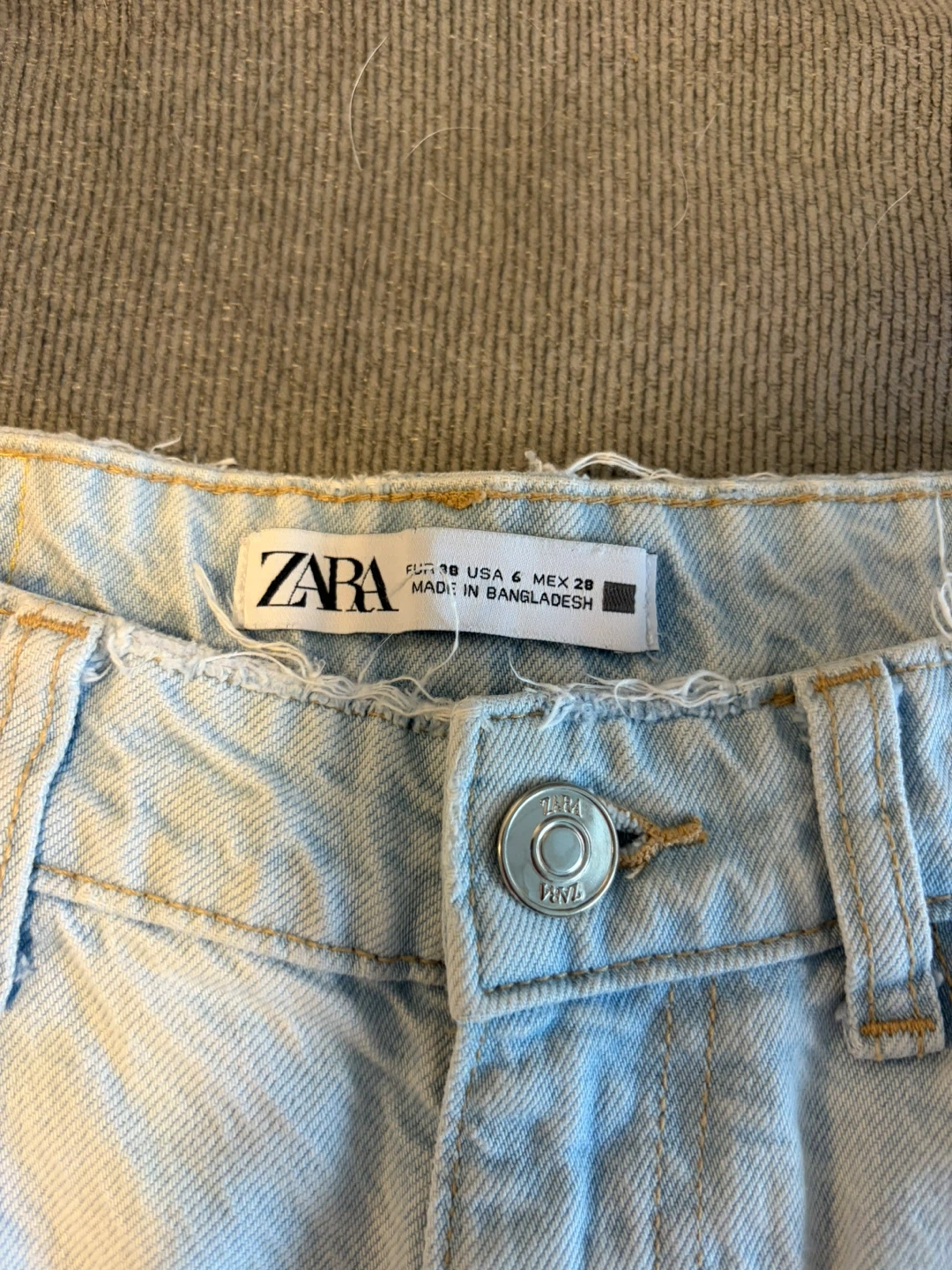 Zara High-Waisted Denim Shorts - Light Wash - photo 3