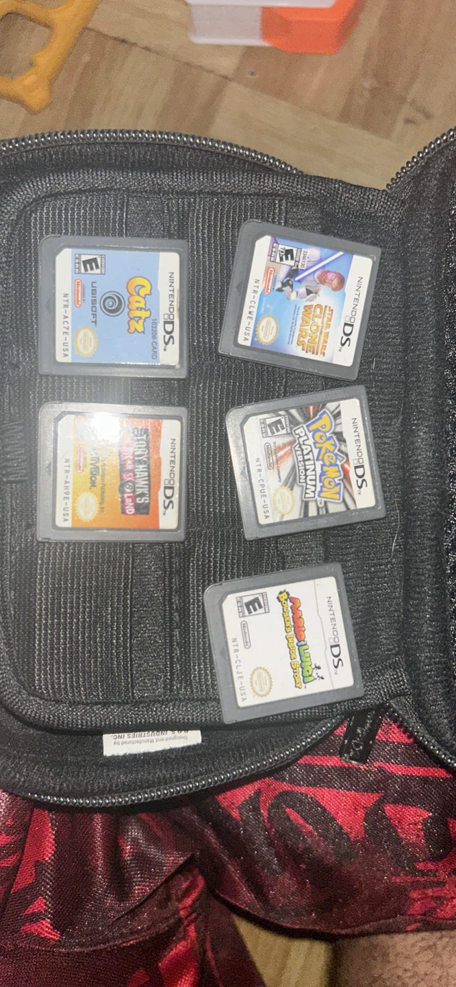 Nintendo 3DS Game Cartridge Case with 5 Games - photo 2