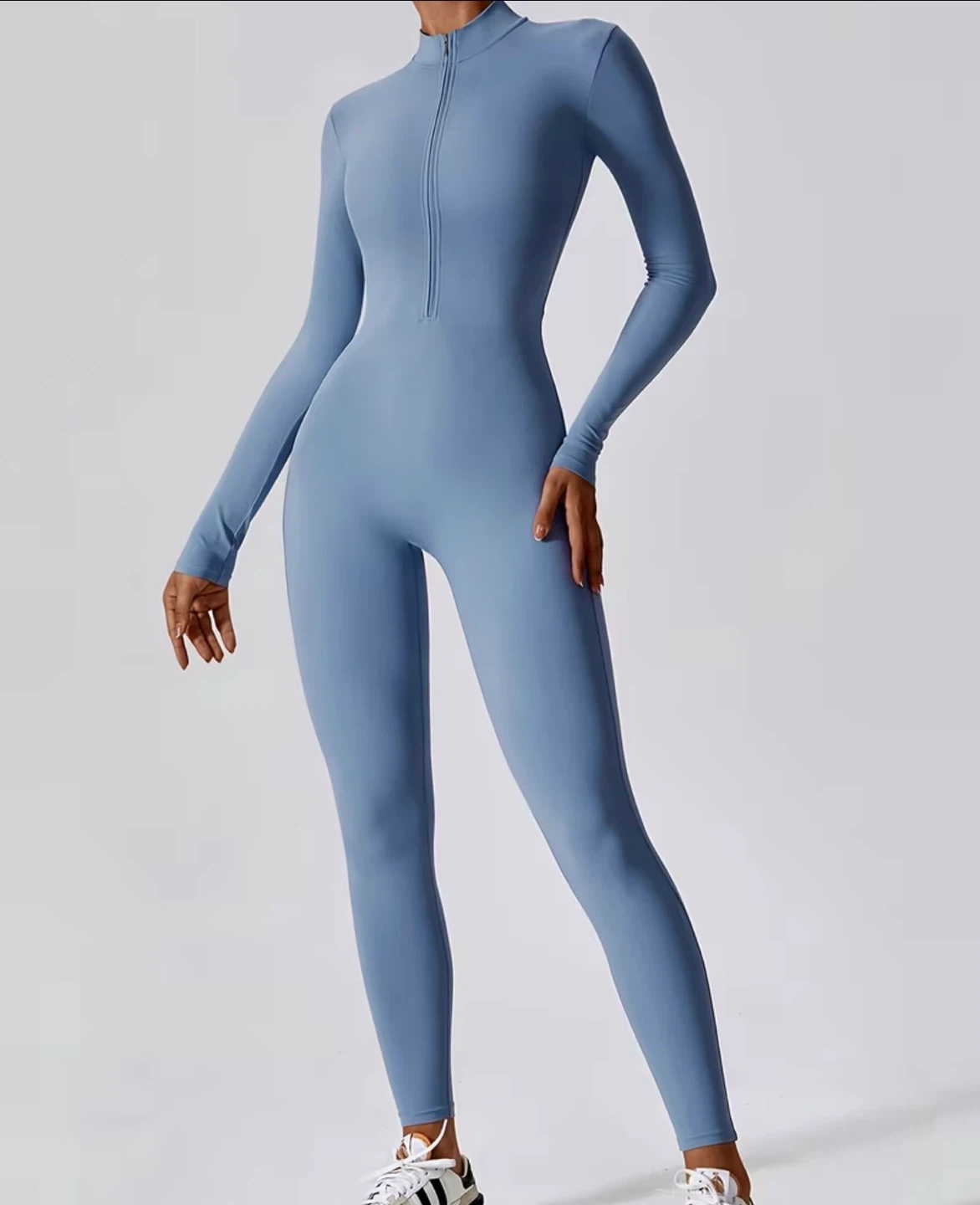 Blue Long Sleeve Zipper Jumpsuit. Size small