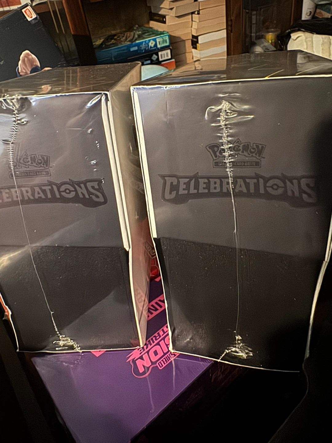 Selling 1 evolving skies etb and 2 pokemon celebrations - photo 3