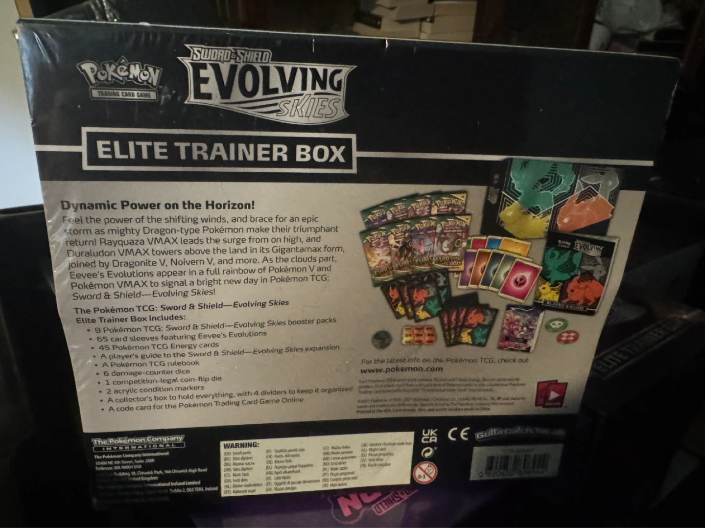Selling 1 evolving skies etb and 2 pokemon celebrations - photo 2
