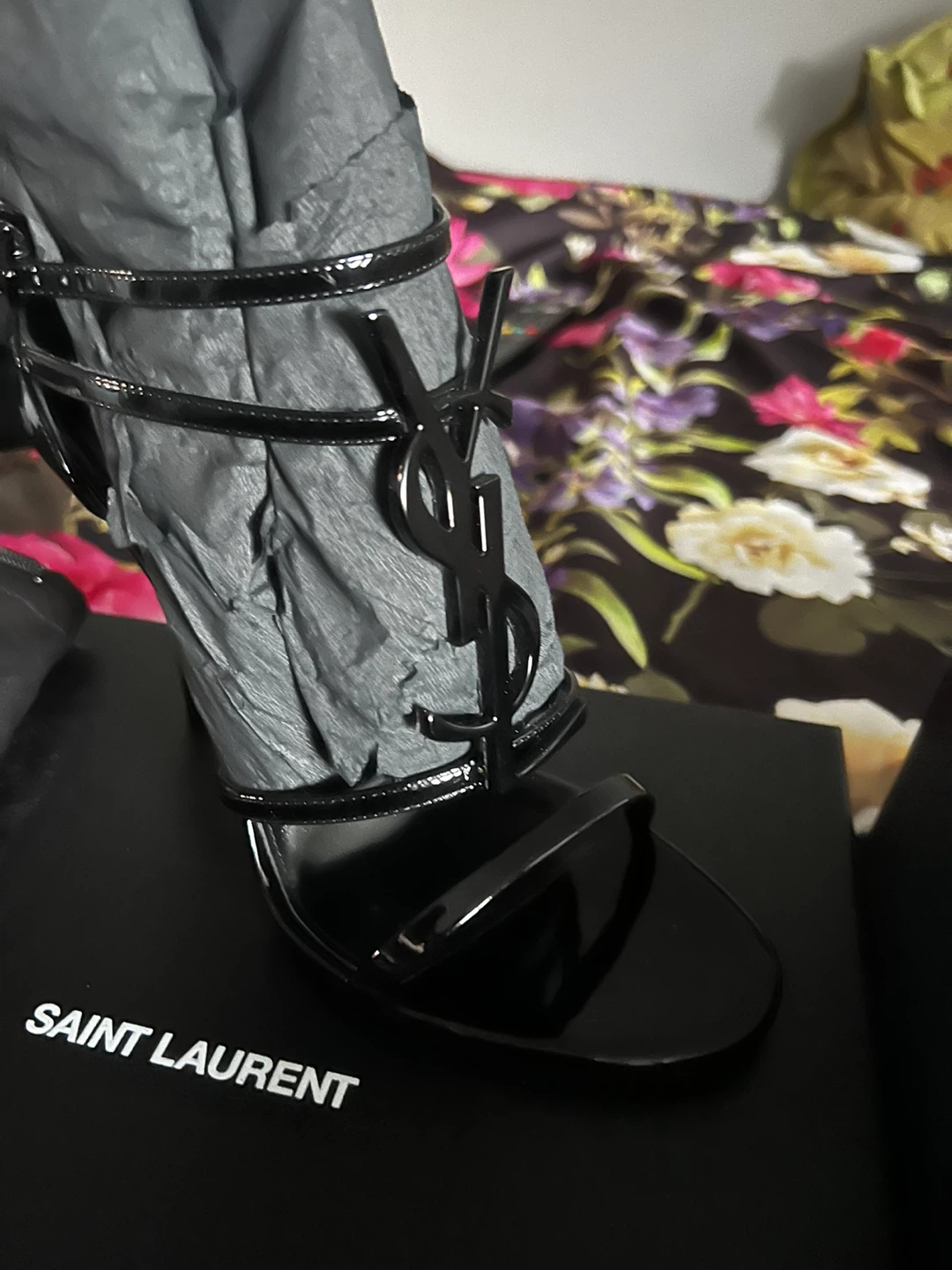 Saint Laurent Black Patent Leather Sandals - photo 4