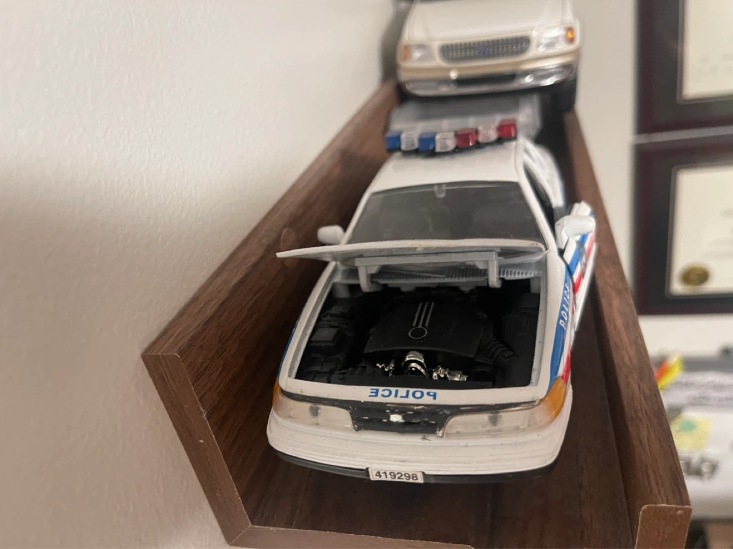 Diecast Police Car Model - photo 2