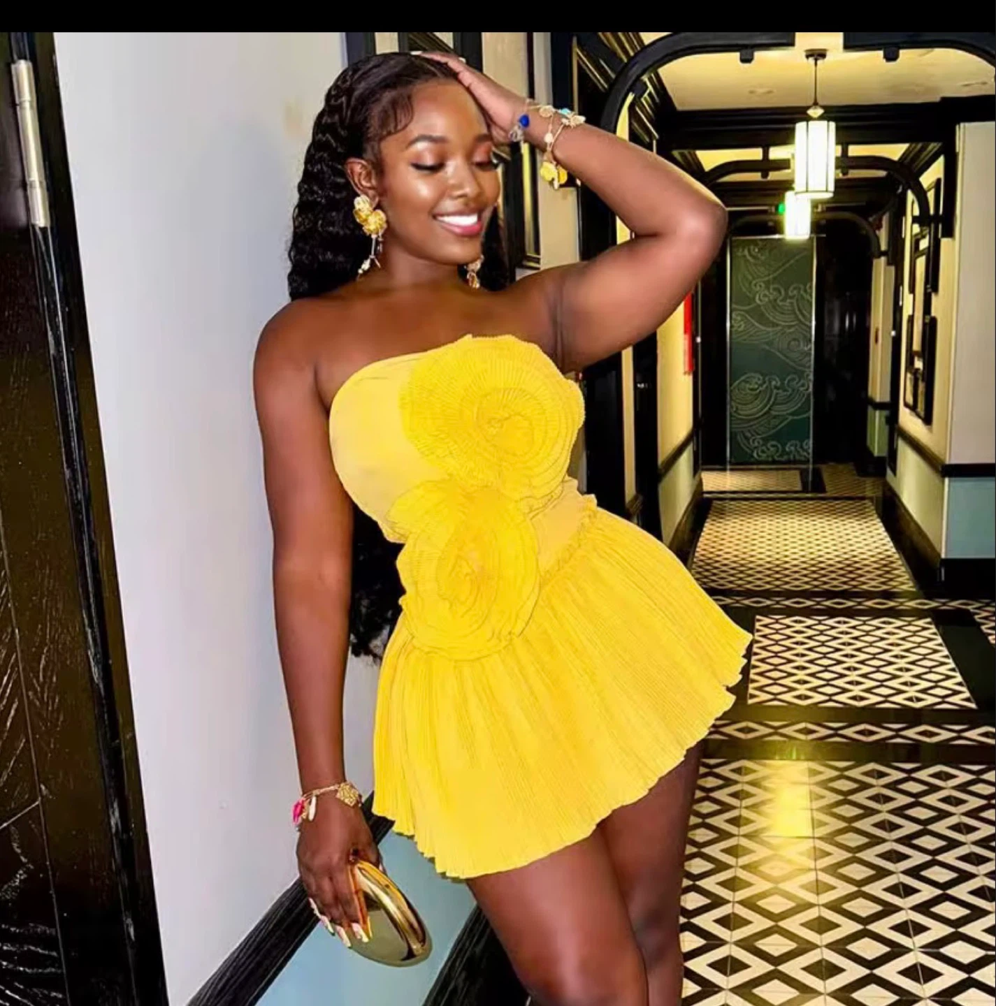 Yellow Strapless Dress with Floral Appliques - photo 5