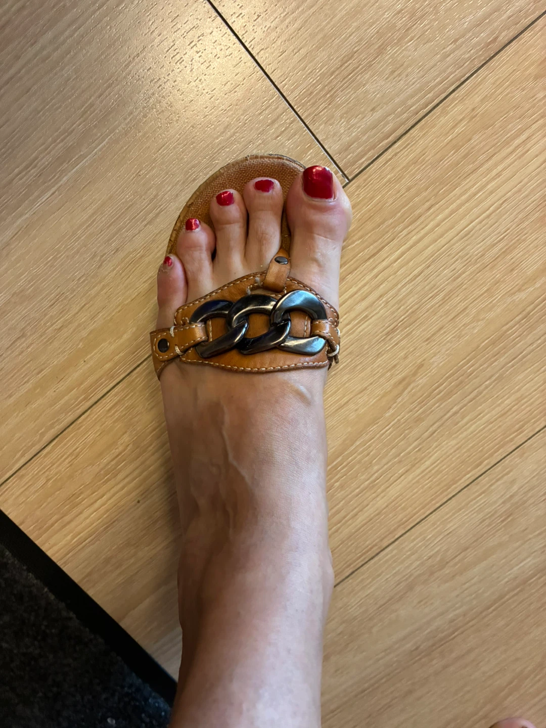 Free Nicole Miller Tan Chain Sandals