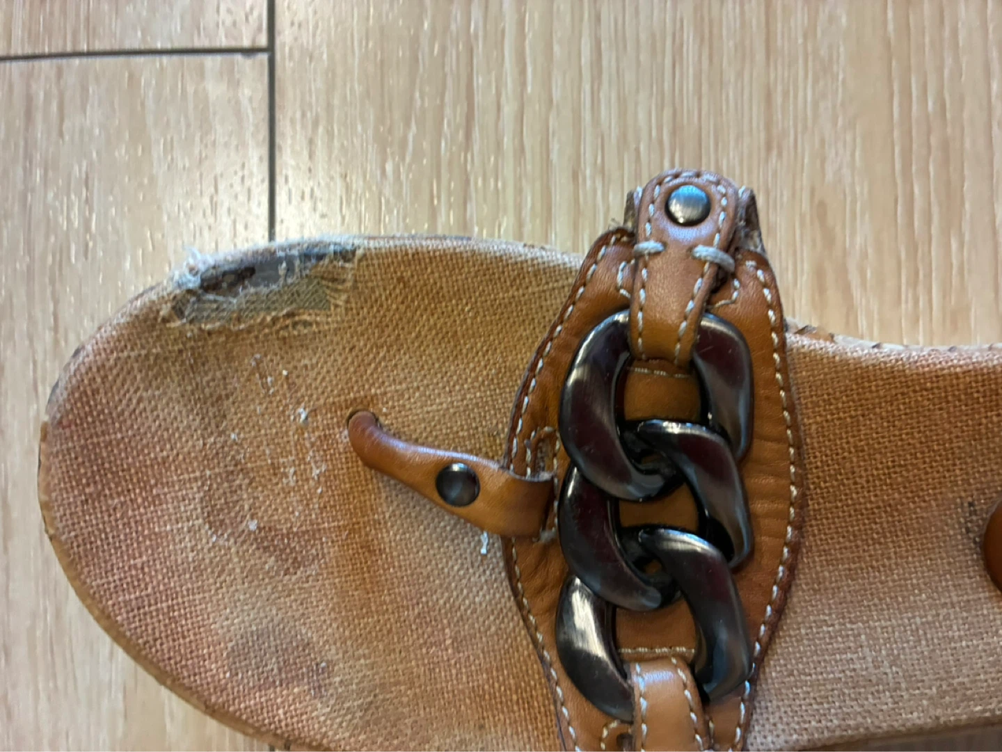 Free Nicole Miller Tan Chain Sandals - photo 3