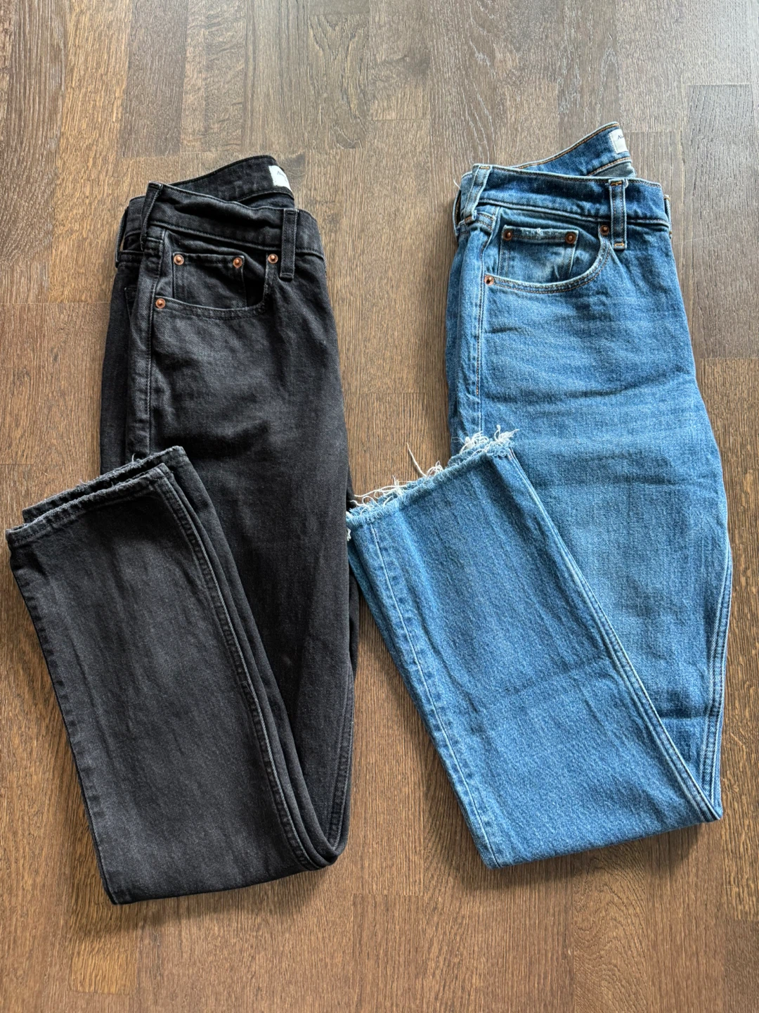 Abercrombie & Fitch The '90s Straight Mid Rise Jeans (24/25)